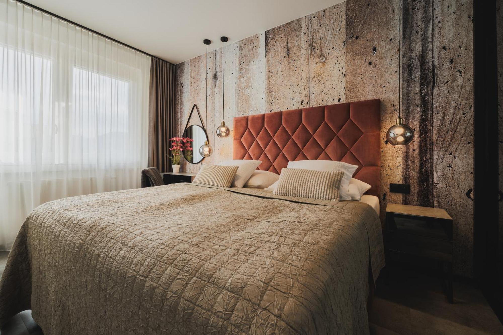 Rose Luxury Apartment & 24H Self Check-In With Private Parking Bańska Bystrzyca Zewnętrze zdjęcie